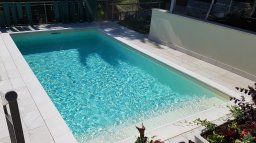 piscina a skimmer - con scala in opera